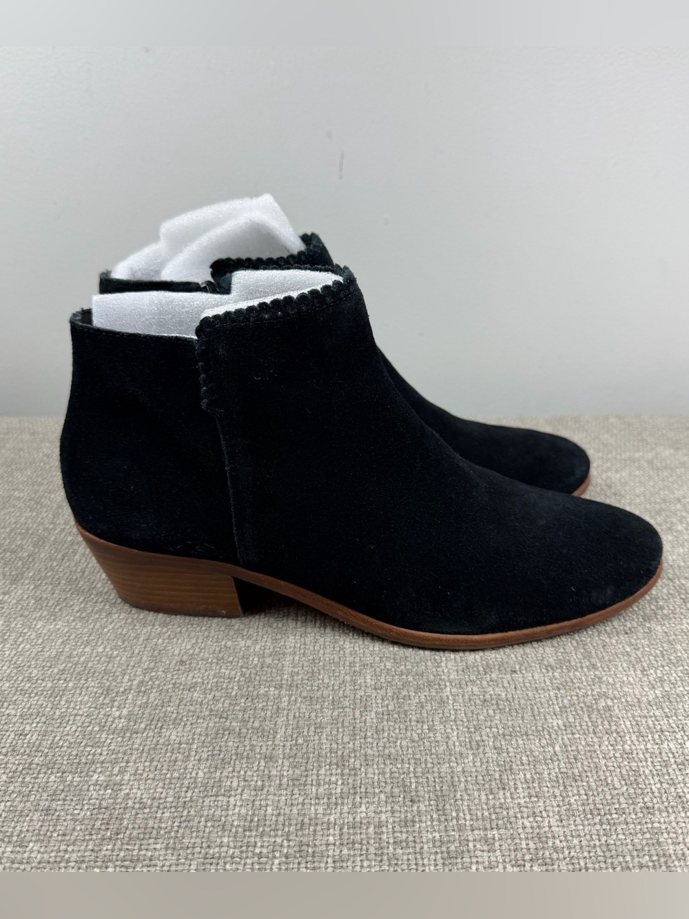 Jack Rogers Suede Black Booties Scalloped Fall Round Toe Block Heel Size 9.5